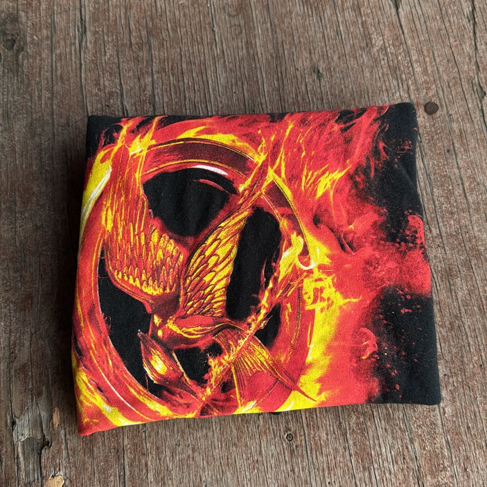 The Hunger Games Promo T-Shirt / Medium / 2012 - Picture 6 of 6